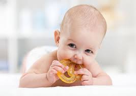 Bebeklerde Diş Kaşıyıcı Seçimi