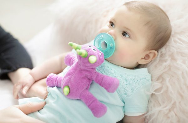 Bebeklerde Emzik Kullanımı Doğru mu?