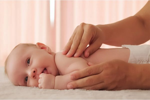 Bebeğe Masaj Nasıl Yapılır?