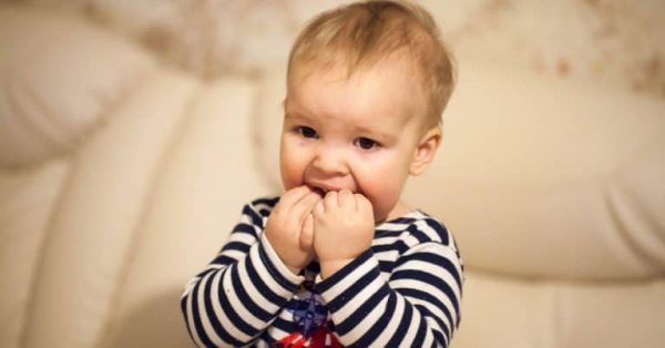 Bebeklerde Tırnak Yeme Alışkanlığı